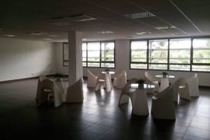 Location bureaux de 122m² dans un immeuble récent à pirae
