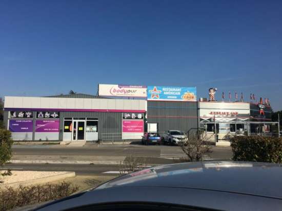 Location local commercial - Avignon