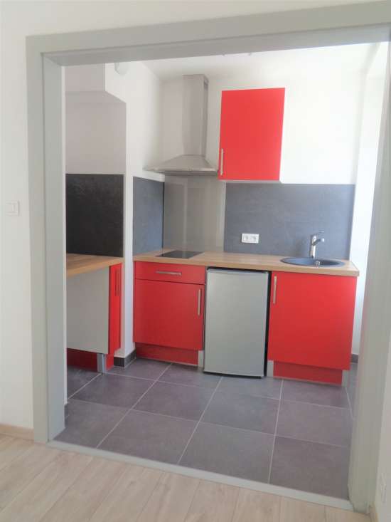 Location appartement t2 de 39 m2 en rdc avec cuisine équipée