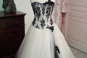 Location :  loue robe de mariée les mariées de provence