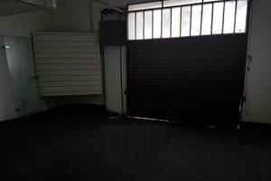 Location local commercial de 100 m² avec garage