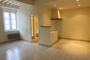 Location appartement t2 - centre cluny - 50 m²