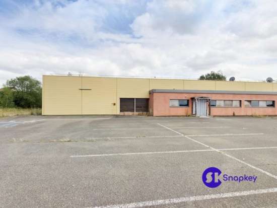Local commercial location bail commercial 1 021 m2 cherr