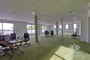 Location bureaux rénovés 457 m² - Mérignac