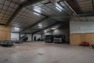 Location hangar + bureaux - Jouy-le-Potier
